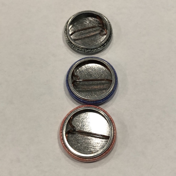 Powell Books pin buttons x 3. - Picture 3 of 4
